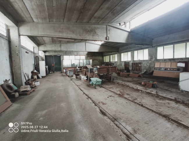 Capannone a Tavagnacco