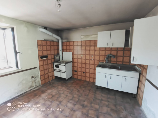 casa in corte comune a Tarcento