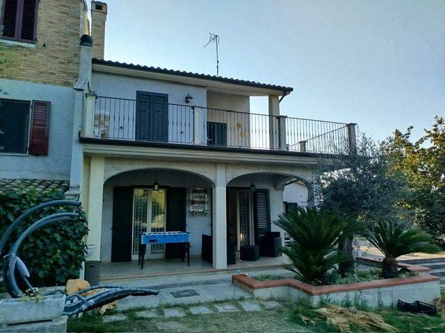 Villetta a schiera / Bifamiliare in vendita a Acquaviva Picena