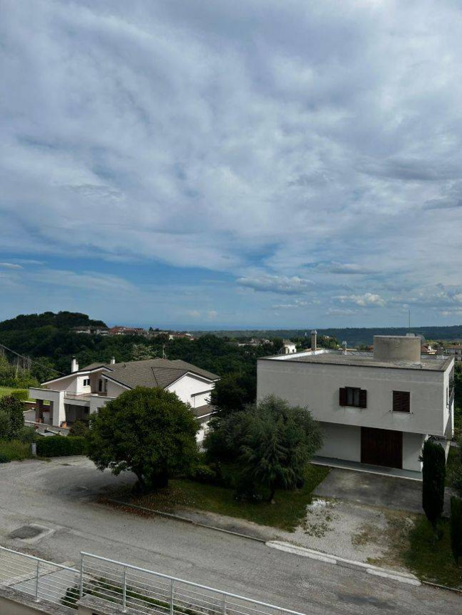 Appartamento in vendita a Montefiore dell'Aso