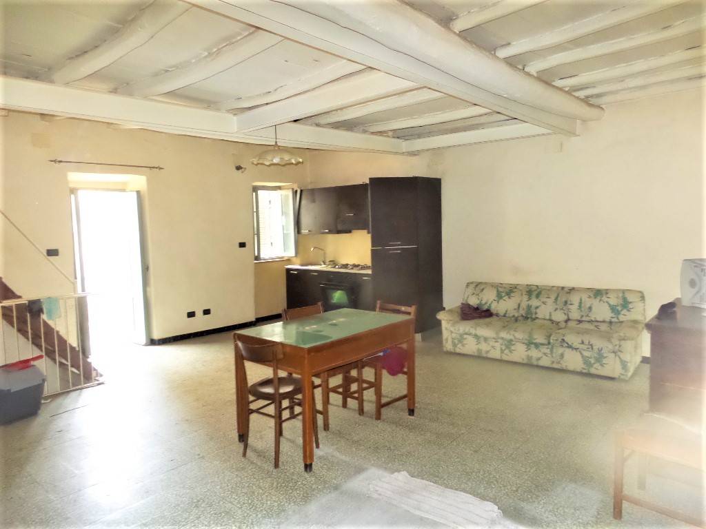 Appartamento in vendita a Caprarola (VT)