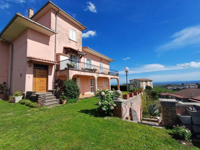 Villa in vendita a Caprarola (VT)