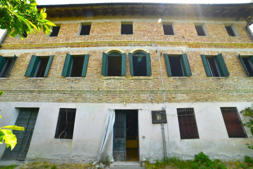 Casa indipendente in vendita a Rivignano Teor (UD)