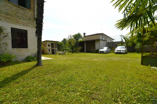 Casa indipendente in vendita a Rivignano Teor (UD)