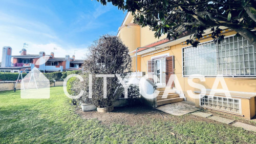 Villa in vendita a Tor San Lorenzo, Ardea (RM)