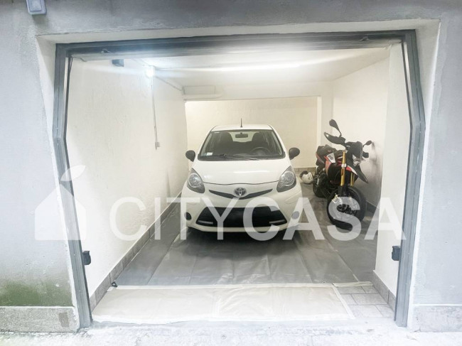 Garage/Box/Posto auto in vendita a Trieste, Roma (RM)