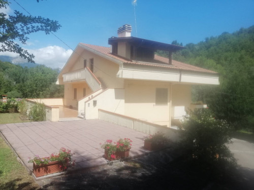 Villa in vendita a Teramo (TE)