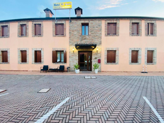 Albergo/Hotel in vendita a Ferrara (FE)