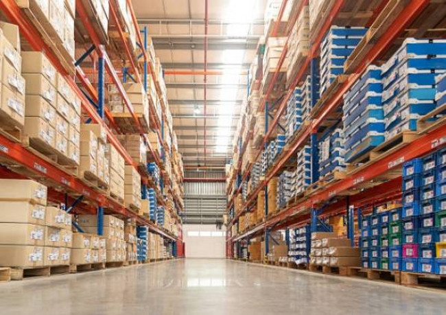 Capannone Commerciale in Affitto a Ferrara