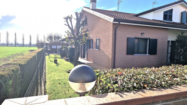 Villa in vendita a Ferrara