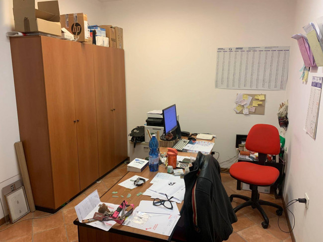 Locale commerciale in vendita a Ferrara