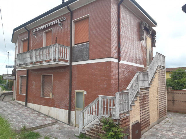 Casa singola in vendita a Ferrara