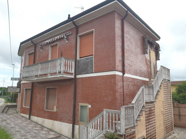 Casa singola in vendita a Ferrara