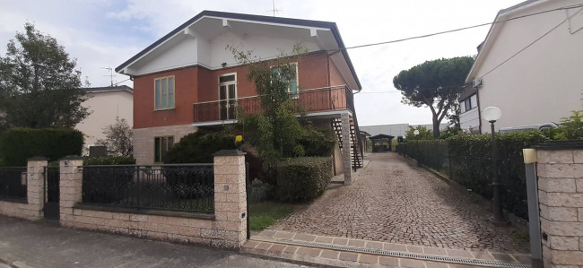 Casa singola in vendita a Ferrara