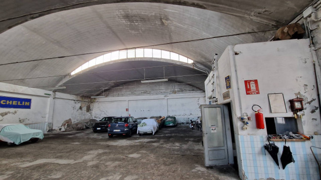 Locale commerciale in vendita a Ferrara