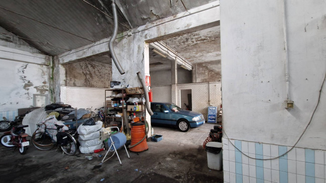 Locale commerciale in vendita a Ferrara