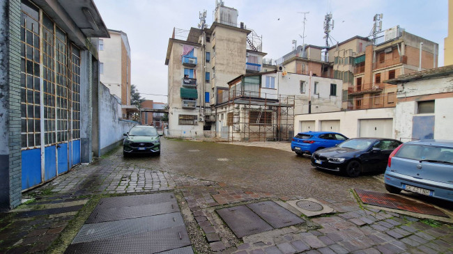 Locale commerciale in vendita a Ferrara