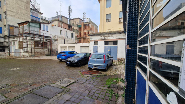 Locale commerciale in vendita a Ferrara