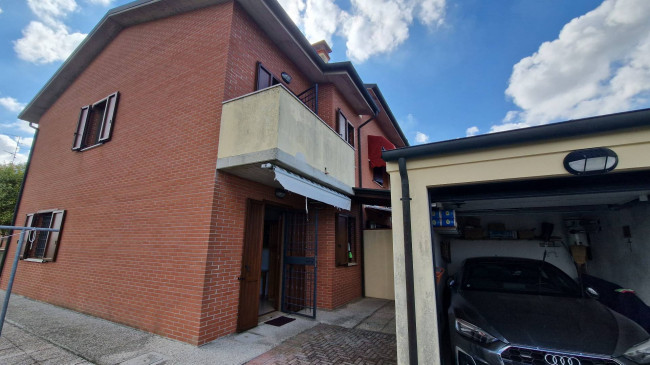 Villette a schiera in vendita a Vigarano Mainarda
