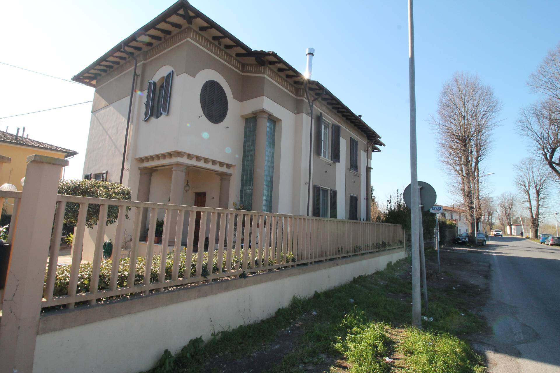 Villetta bifamiliare in vendita a Pisa