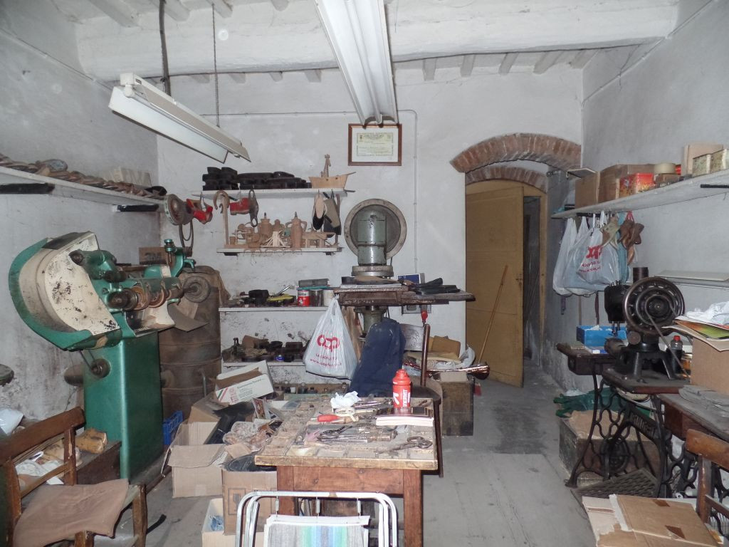 Foto - Magazzino In Vendita Montevarchi (ar)