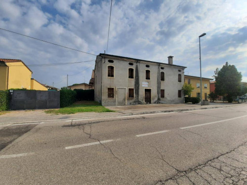 porzione di casa in Vendita a Veronella