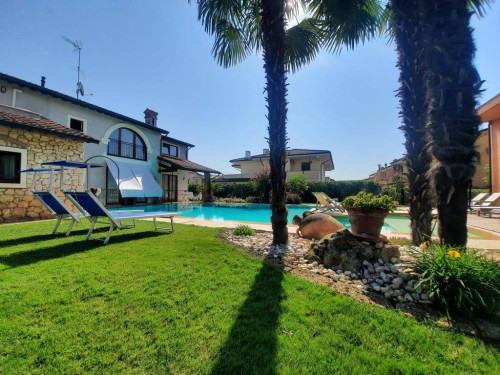Villa in vendita a Montecchia di Crosara