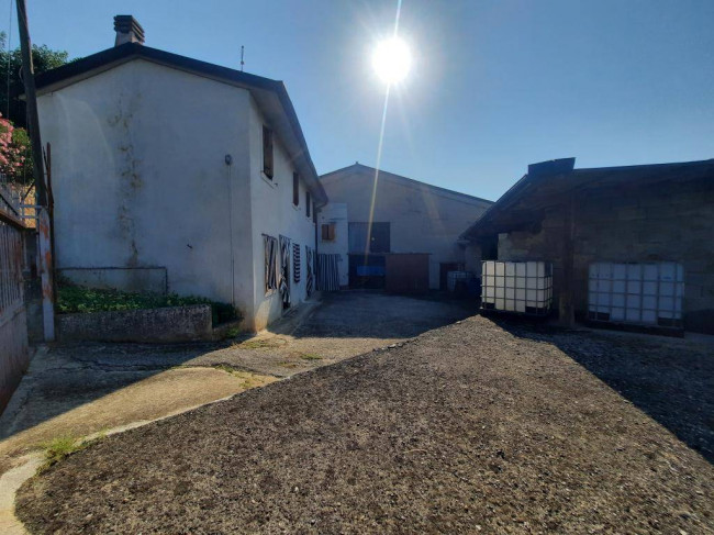 Rustico in vendita a Soave