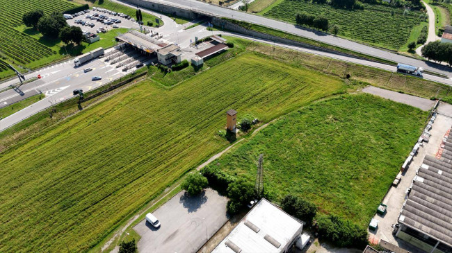 Terreno edificabile in vendita a Gambellara