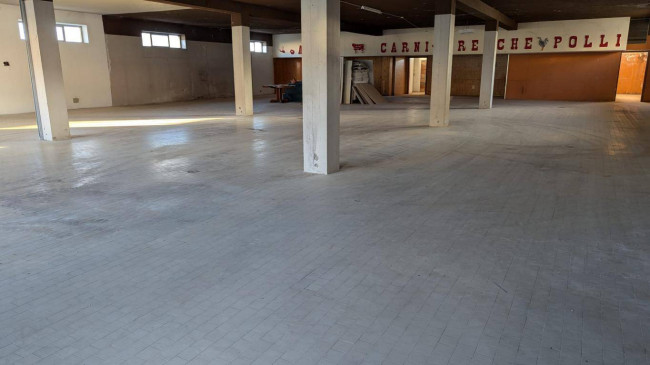 capannone artigianale commerciale in vendita a Monteforte d'Alpone
