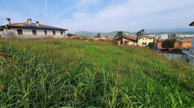 Terreno edificabile in Vendita a Monteforte d'Alpone