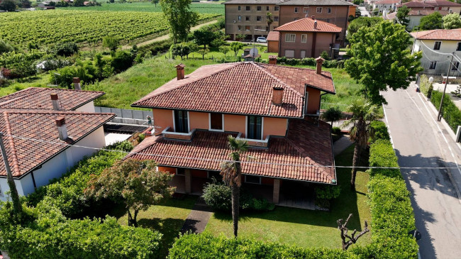 Villa in Vendita a Lonigo