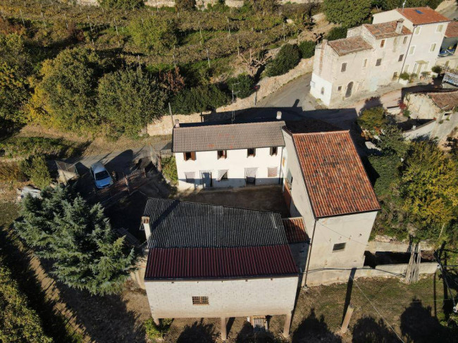 Rustico in vendita a Soave