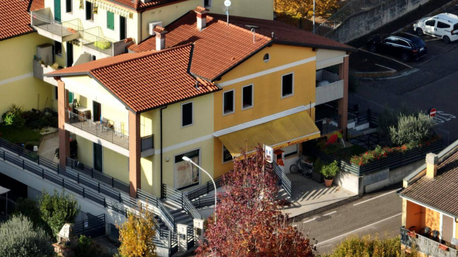 Attività commerciale in Vendita a Monteforte d'Alpone