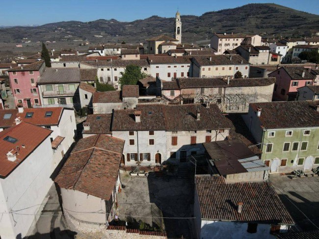 Rustico in vendita a Soave