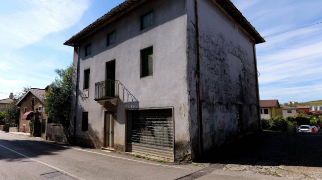 casa indipendente in Vendita a Gambellara