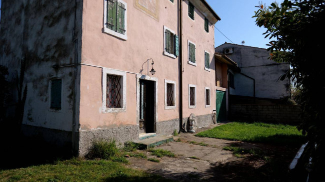 Rustico in Vendita a Soave