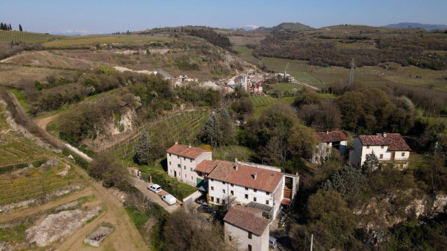 Rustico in vendita a Soave