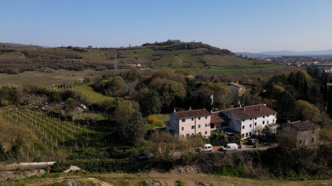Rustico in vendita a Soave