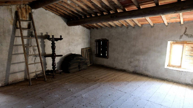 Rustico in vendita a Soave