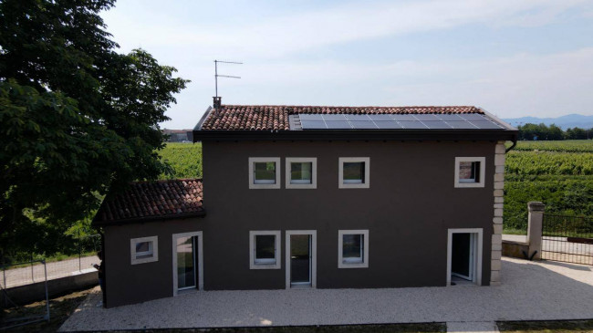 casa singola in Vendita a Lonigo