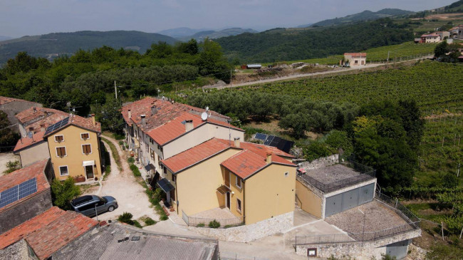 casa affiancata in vendita a Cazzano di Tramigna