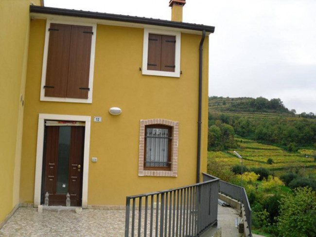 casa affiancata in vendita a Cazzano di Tramigna