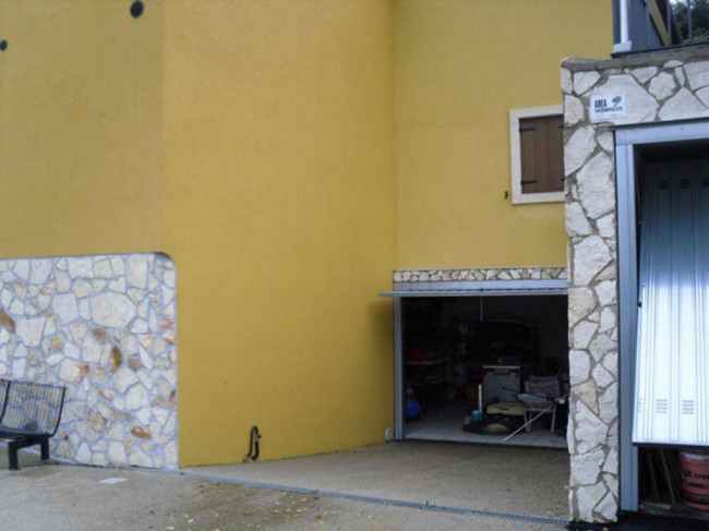 casa affiancata in vendita a Cazzano di Tramigna