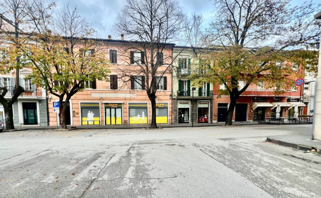 Locale commerciale