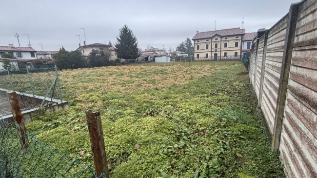 Terreno edificabile in vendita a Carbonera