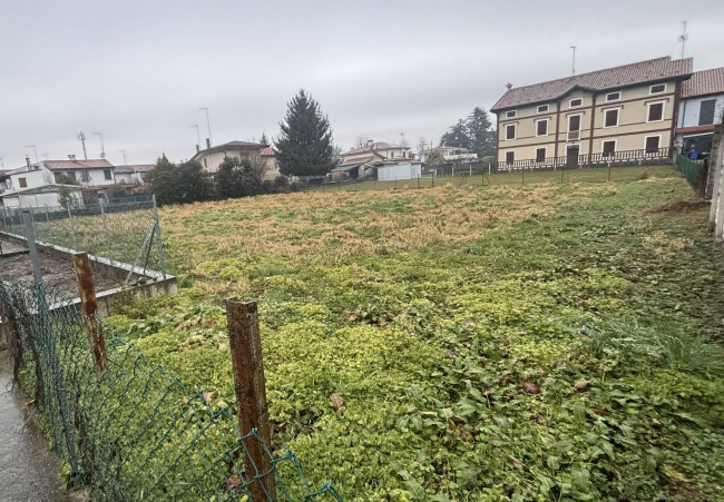 Terreno edificabile in vendita a Carbonera