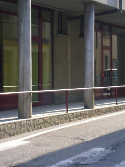 Locale commerciale in affitto a Cassano Magnago