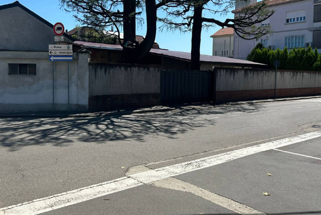 Capannone in affitto a Solbiate Olona