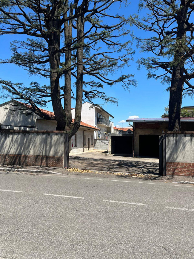 Capannone in affitto a Solbiate Olona